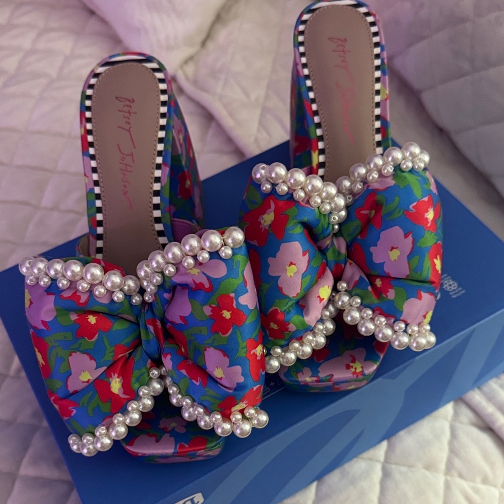 Betsey Johnson Blue Floral Pearl Mules